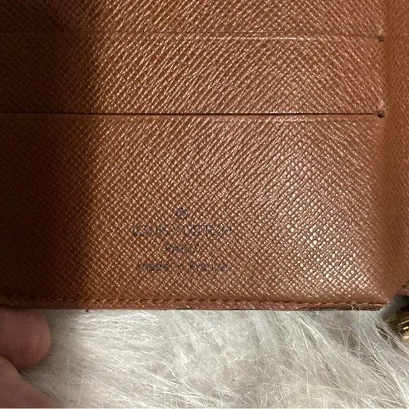 SOLD………..Louis Vuitton Monogram Porte Papier Code SP0979 Zip Snap Wallet - Picture 4 of 15